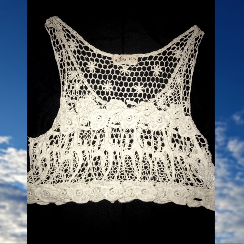 🐚 Hollister Crotchet Crop Top